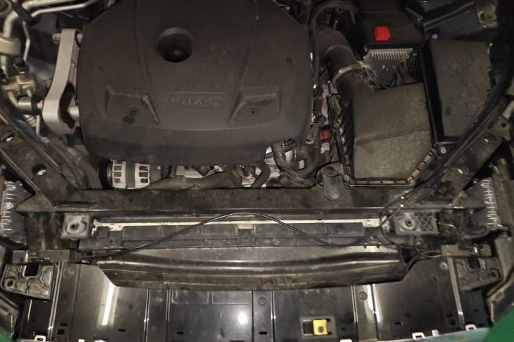Used Volvo XC60 2021 T5 4x4 Smart Luxury Edition Engine Bay