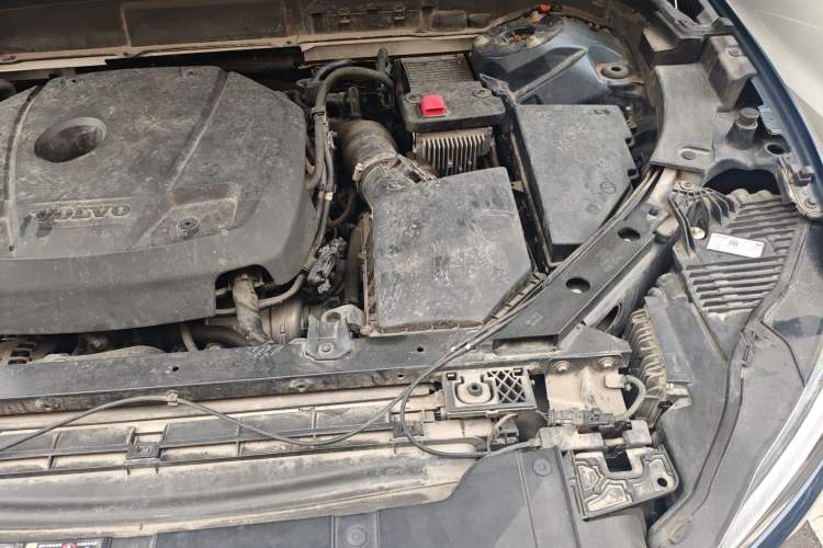 Used Volvo XC60 2021 T5 4x4 Smart Luxury Edition Engine Bay Left