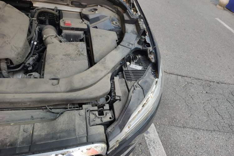 Used Volvo XC60 2021 T5 4x4 Smart Luxury Edition Engine Bay Left
