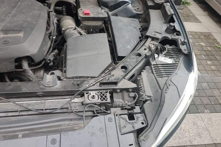 Used Volvo XC60 2021 T5 4x4 Smart Luxury Edition Engine Bay Left