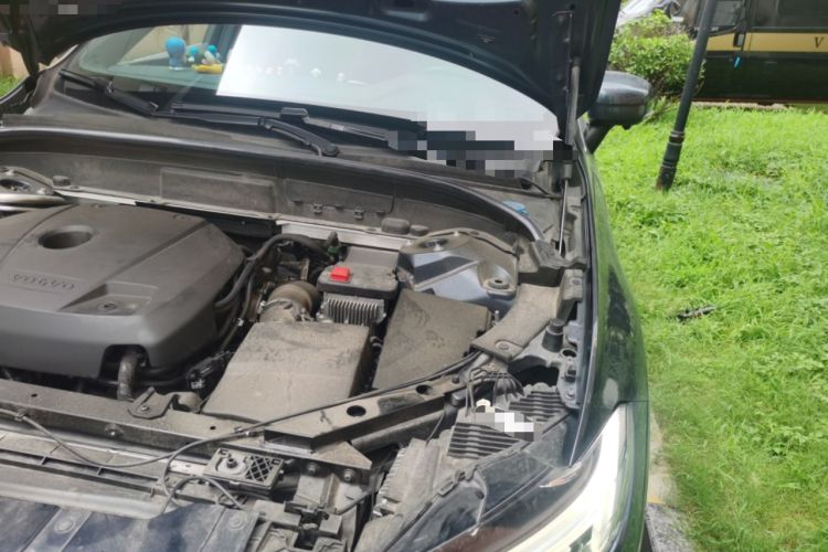 Used Volvo XC60 2021 T5 4x4 Smart Luxury Edition Engine Bay Left