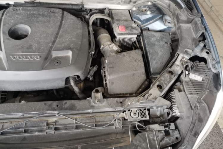 Used Volvo XC60 2021 T5 4x4 Smart Luxury Edition Engine Bay Left