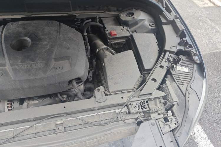 Used Volvo XC60 2021 T5 4x4 Smart Luxury Edition Engine Bay Left