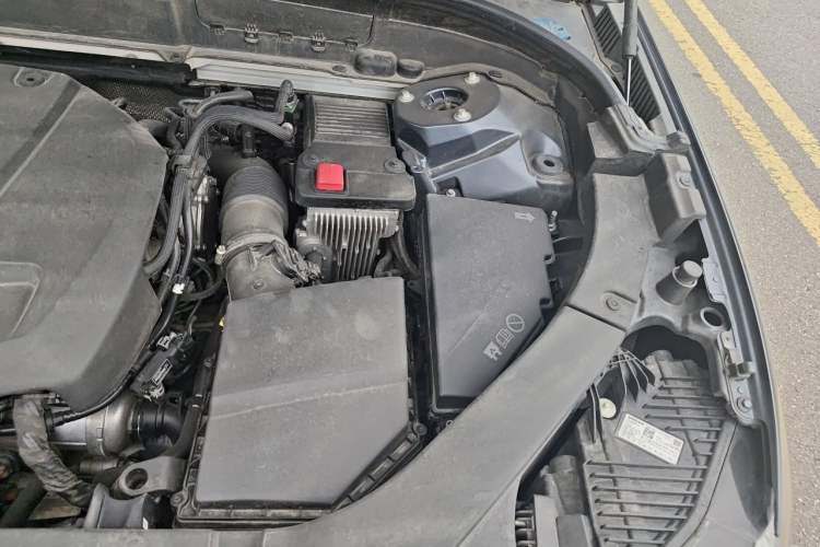 Used Volvo XC60 2021 T5 4x4 Smart Luxury Edition Engine Bay Left