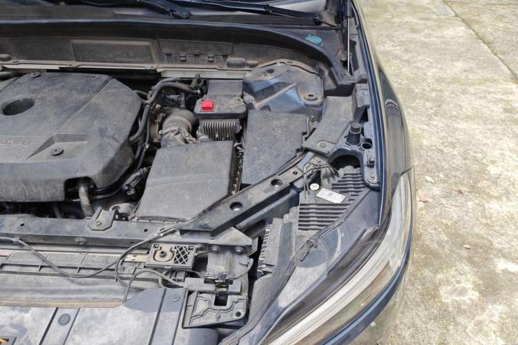 Used Volvo XC60 2021 T5 4x4 Smart Luxury Edition Engine Bay Left