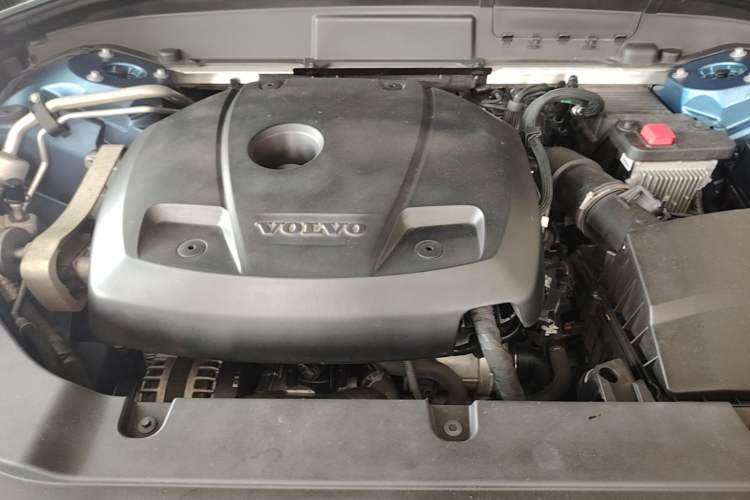Used Volvo XC60 2021 T5 4x4 Smart & Advanced Sport Edition Engine Bay