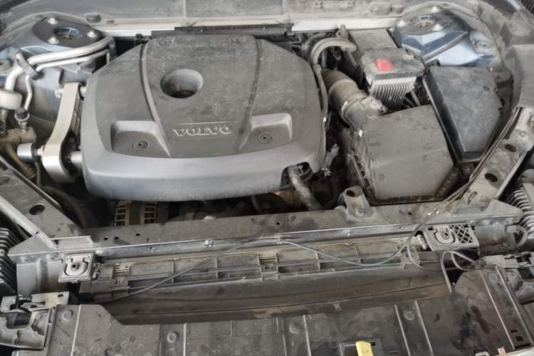 Used Volvo XC60 2021 T5 4x4 Smart Luxury Edition Engine Bay