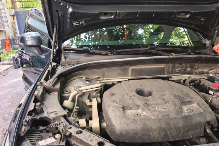 Used Volvo XC60 2021 T5 4x4 Smart Luxury Edition Engine Bay Right
