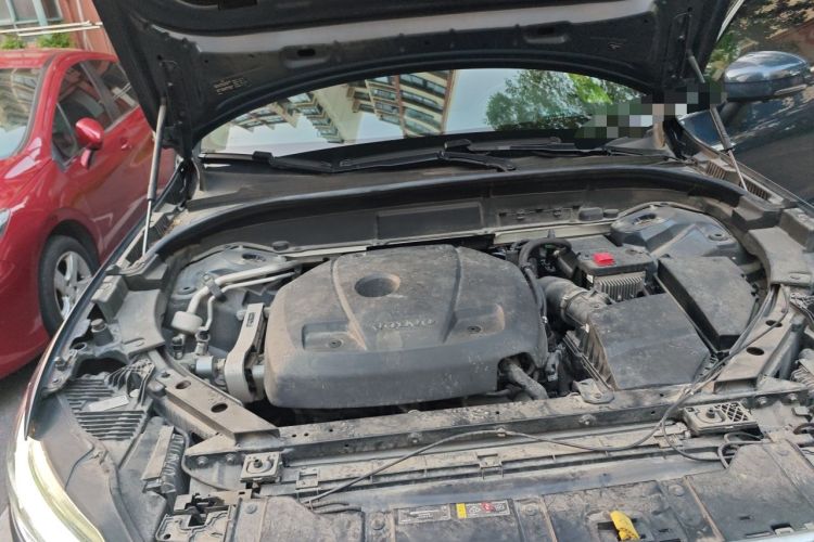 Used Volvo XC60 2021 T5 4x4 Smart Luxury Edition Engine Bay Right