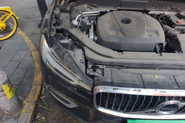 Used Volvo XC60 2021 T5 4x4 Smart Luxury Edition Engine Bay Right