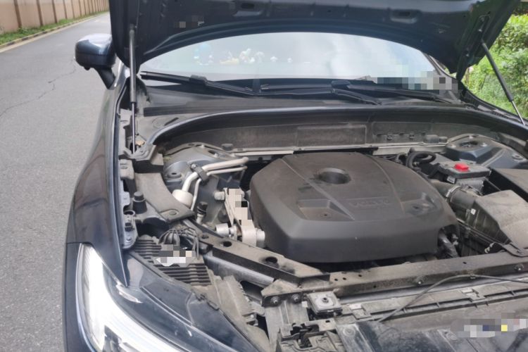 Used Volvo XC60 2021 T5 4x4 Smart Luxury Edition Engine Bay Right