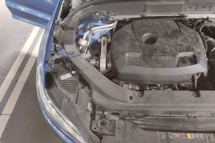 Used Volvo XC60 2021 T5 4x4 Smart & Advanced Sport Edition Engine Bay Right