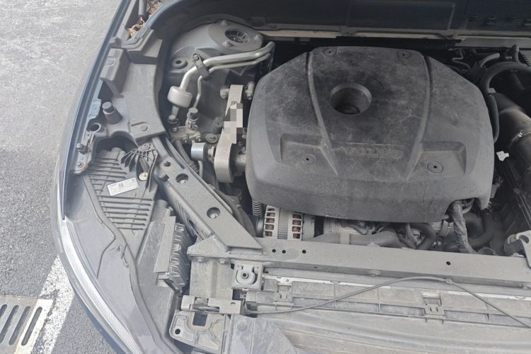 Used Volvo XC60 2021 T5 4x4 Smart Luxury Edition Engine Bay Right