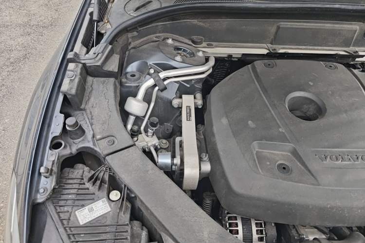 Used Volvo XC60 2021 T5 4x4 Smart Luxury Edition Engine Bay Right