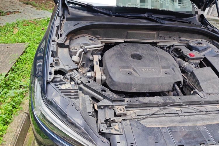 Used Volvo XC60 2021 T5 4x4 Smart Luxury Edition Engine Bay Right