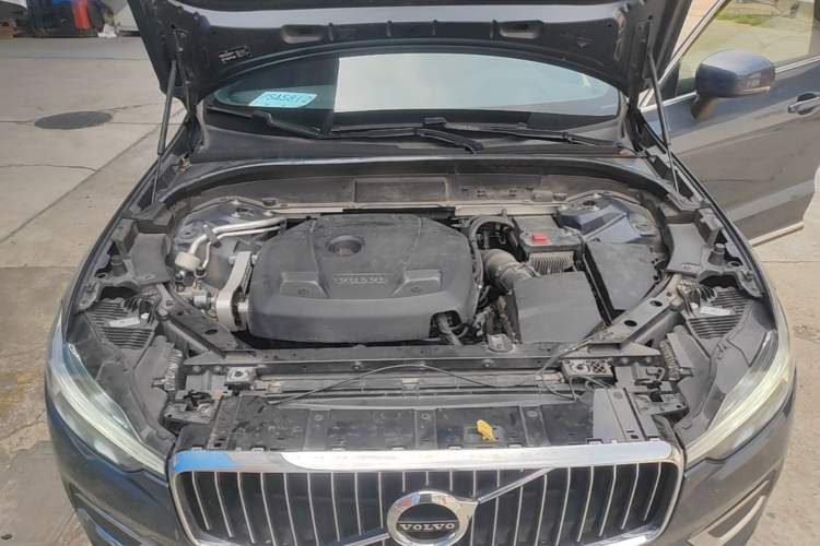 Used Volvo XC60 2021 T5 4x4 Smart Luxury Edition Engine Bay