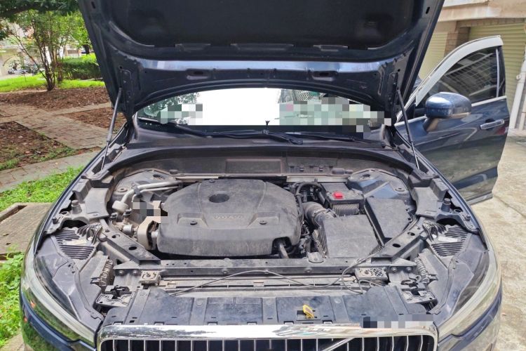 Used Volvo XC60 2021 T5 4x4 Smart Luxury Edition Engine Bay