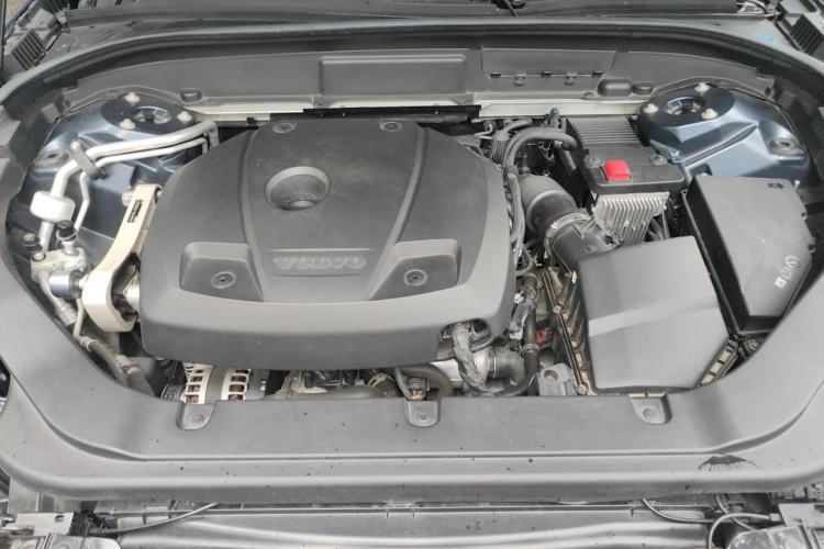 Used Volvo XC60 2021 T5 4x4 Smart Luxury Edition Engine Bay