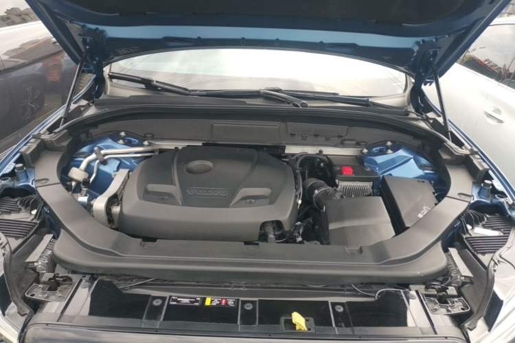 Used Volvo XC60 2021 T5 4x4 Smart & Advanced Sport Edition Engine Bay