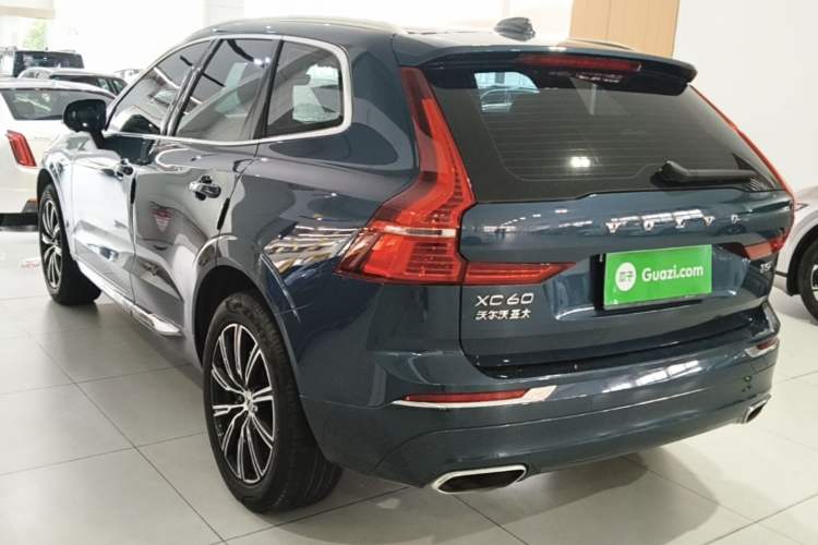 Used Volvo XC60 2021 T5 4x4 Smart Luxury Edition Exterior 2