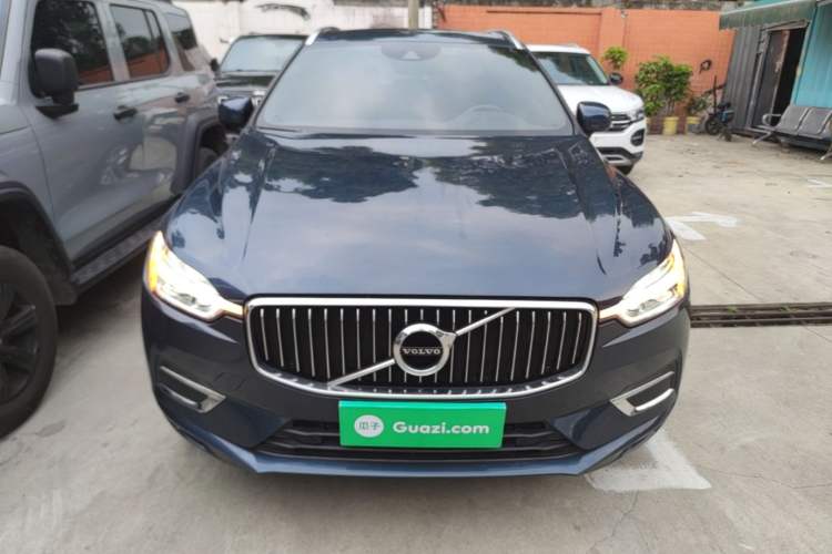 Used Volvo XC60 2021 T5 4x4 Smart Luxury Edition Front