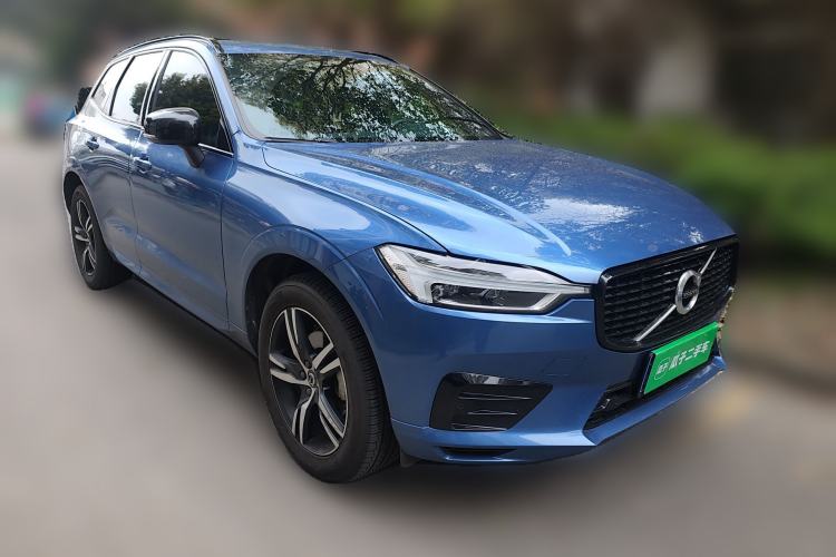 Used Volvo XC60 2021 T5 4x4 Zhiyi Sport Edition Front Right 45 Deg