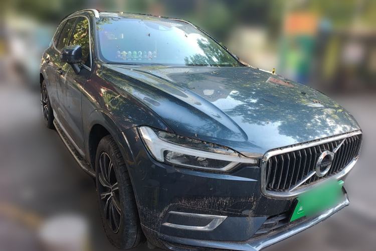 Used Volvo XC60 2021 T5 4x4 Smart Luxury Edition Front Right 45 Deg