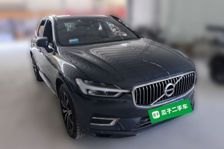 Used Volvo XC60 2021 T5 4x4 Smart Luxury Edition Front Right 45 Deg