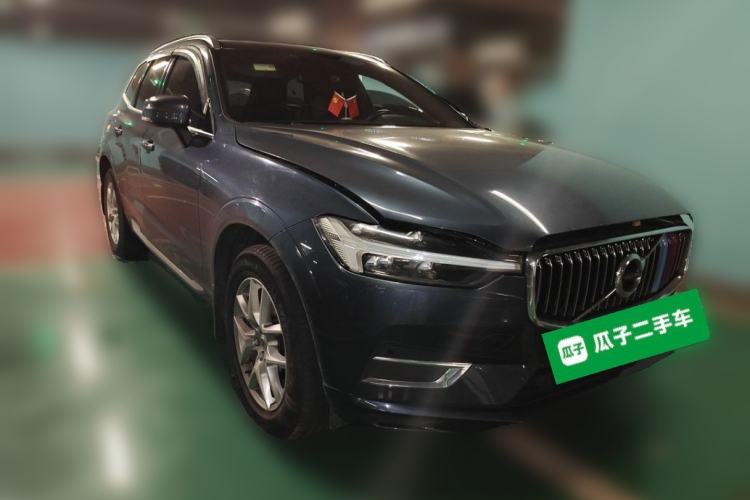 Used Volvo XC60 2021 T5 4x4 Smart Luxury Edition Front Right 45 Deg