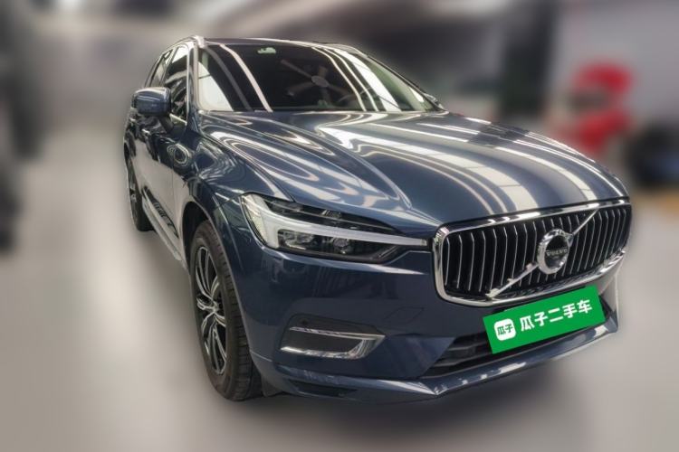 Used Volvo XC60 2021 T5 4x4 Smart Luxury Edition Front Right 45 Deg