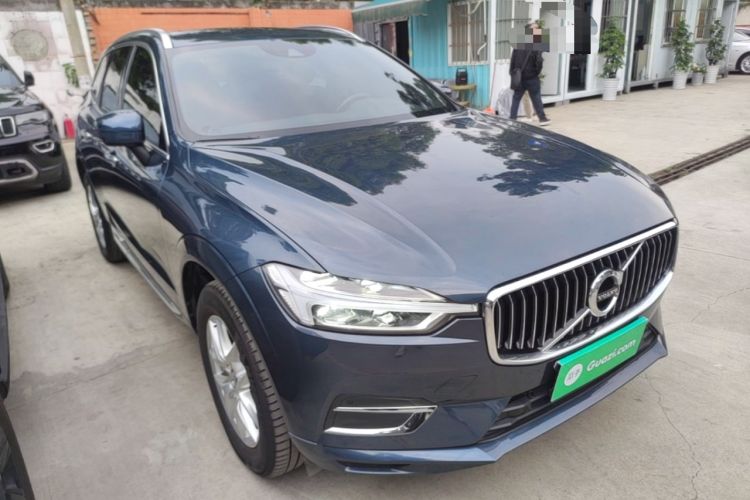 Used Volvo XC60 2021 T5 4x4 Smart Luxury Edition Front Right 45 Deg