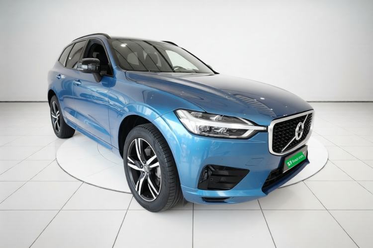 Used Volvo XC60 2021 T5 4x4 Smart & Advanced Sport Edition Front Right 45 Deg