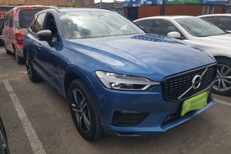 Used Volvo XC60 2021 T5 4x4 Smart & Advanced Sport Edition Front Right 45 Deg