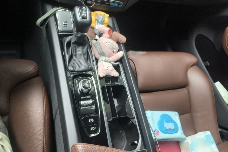 Used Volvo XC60 2021 T5 4x4 Smart Luxury Edition Gear Lever