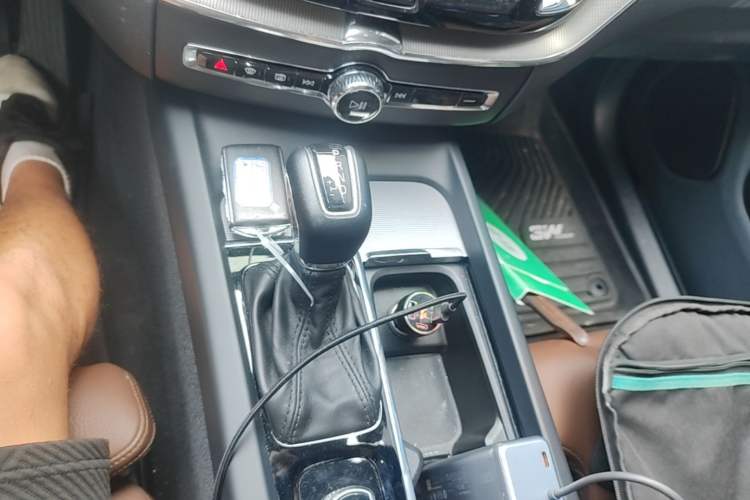 Used Volvo XC60 2021 T5 4x4 Smart Luxury Edition Gear Lever