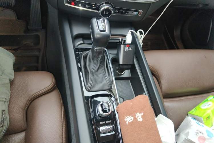 Used Volvo XC60 2021 T5 4x4 Smart Luxury Edition Gear Lever
