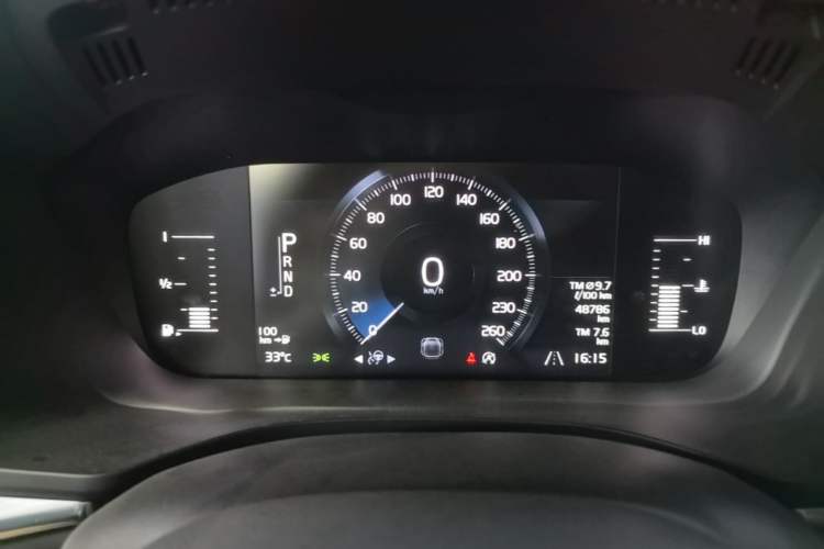 Used Volvo XC60 2021 T5 4x4 Smart Luxury Edition Instrument Cluster