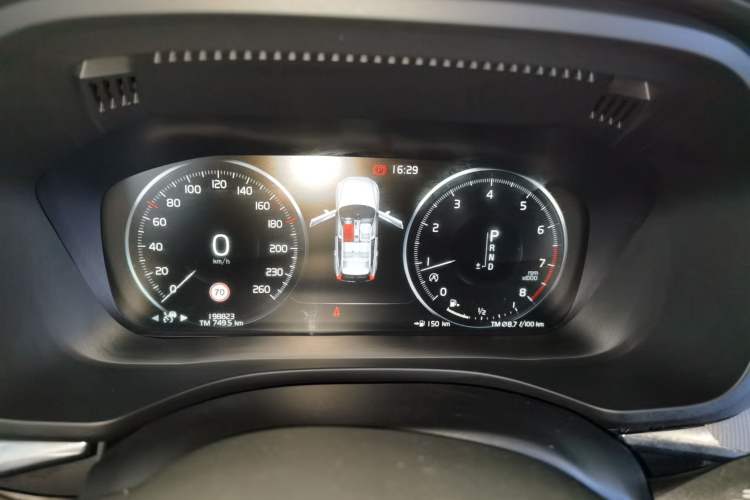 Used Volvo XC60 2021 T5 4x4 Smart & Advanced Sport Edition Instrument Cluster