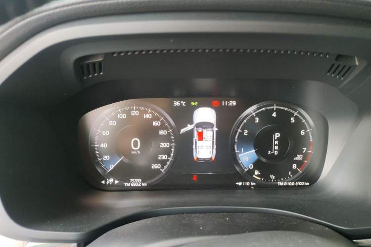 Used Volvo XC60 2021 T5 4x4 Smart Luxury Edition Instrument Cluster