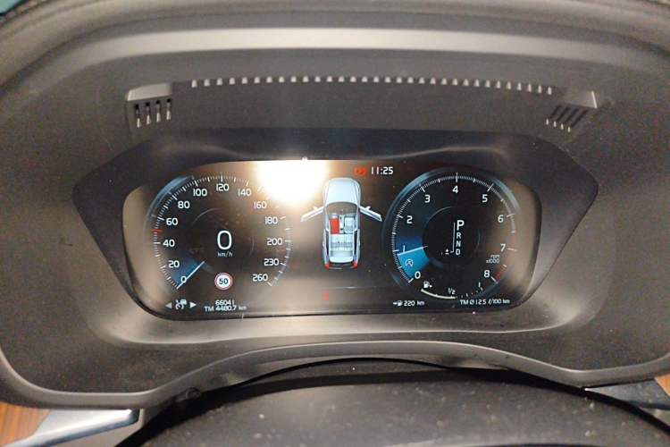 Used Volvo XC60 2021 T5 4x4 Smart Luxury Edition Instrument Cluster