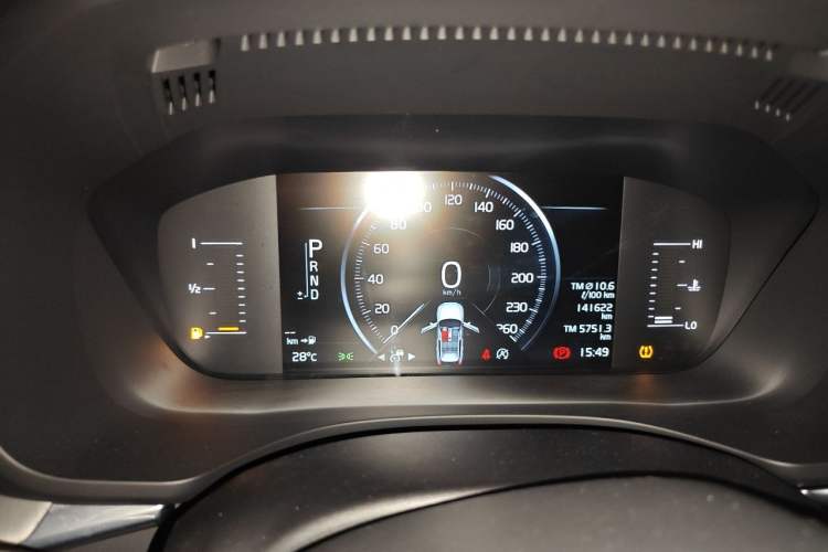 Used Volvo XC60 2021 T5 4x4 Smart Luxury Edition Instrument Cluster