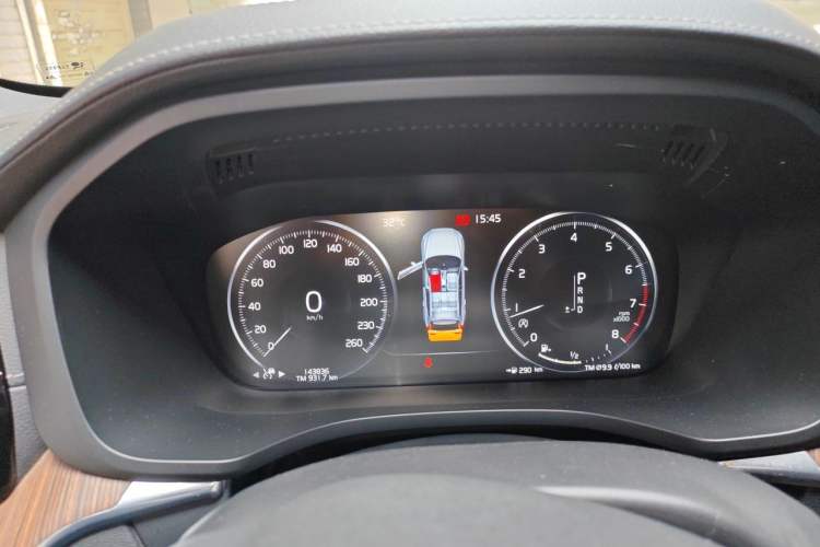 Used Volvo XC60 2021 T5 4x4 Smart Luxury Edition Instrument Cluster