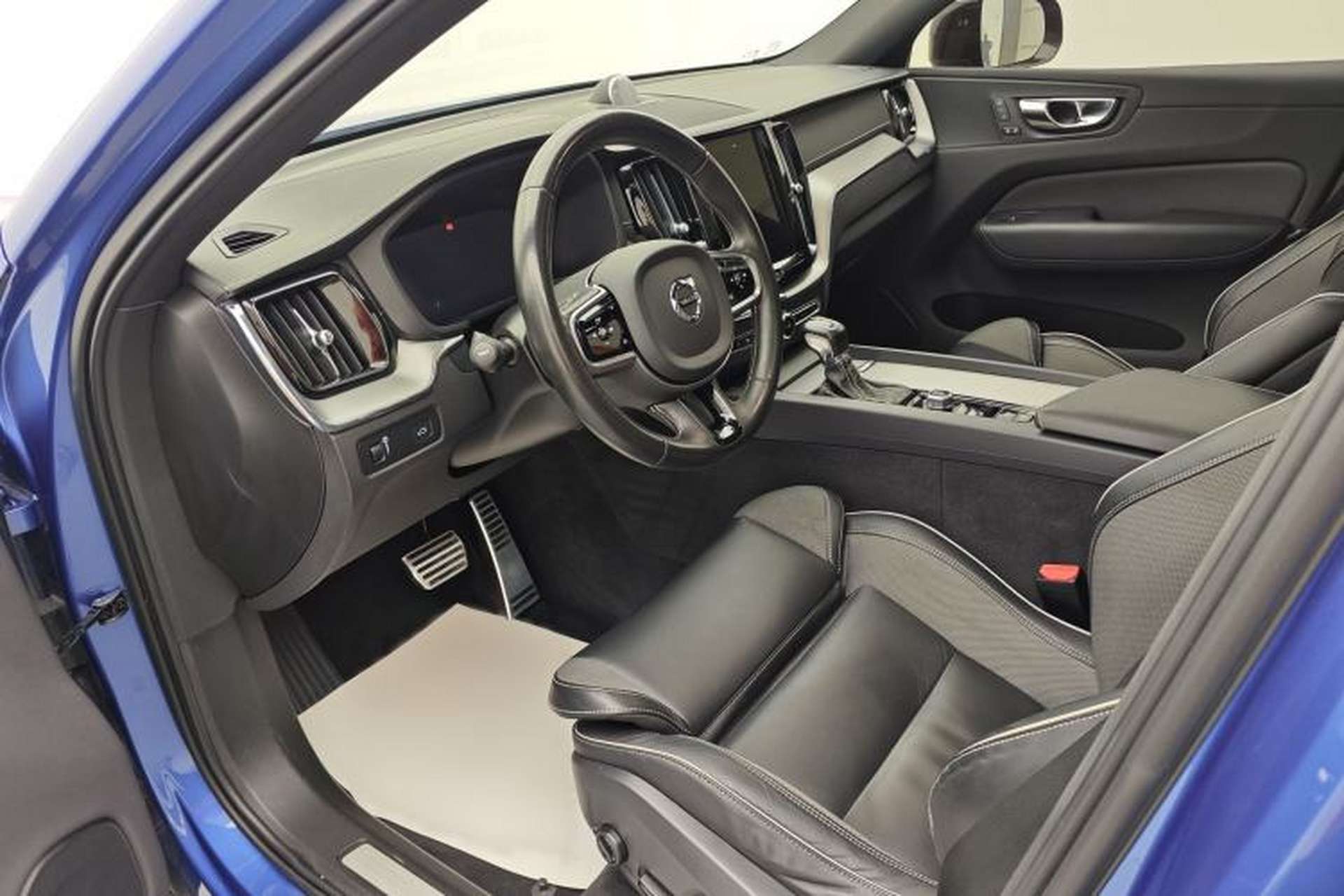 Used Volvo XC60 2021 T5 4x4 Smart & Advanced Sport Edition Interior 1