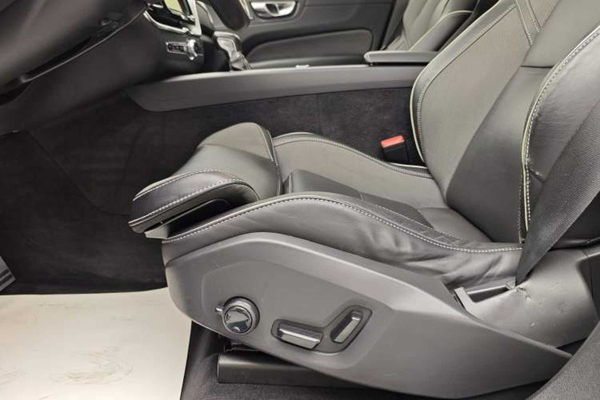 Used Volvo XC60 2021 T5 4x4 Smart & Advanced Sport Edition Interior 10