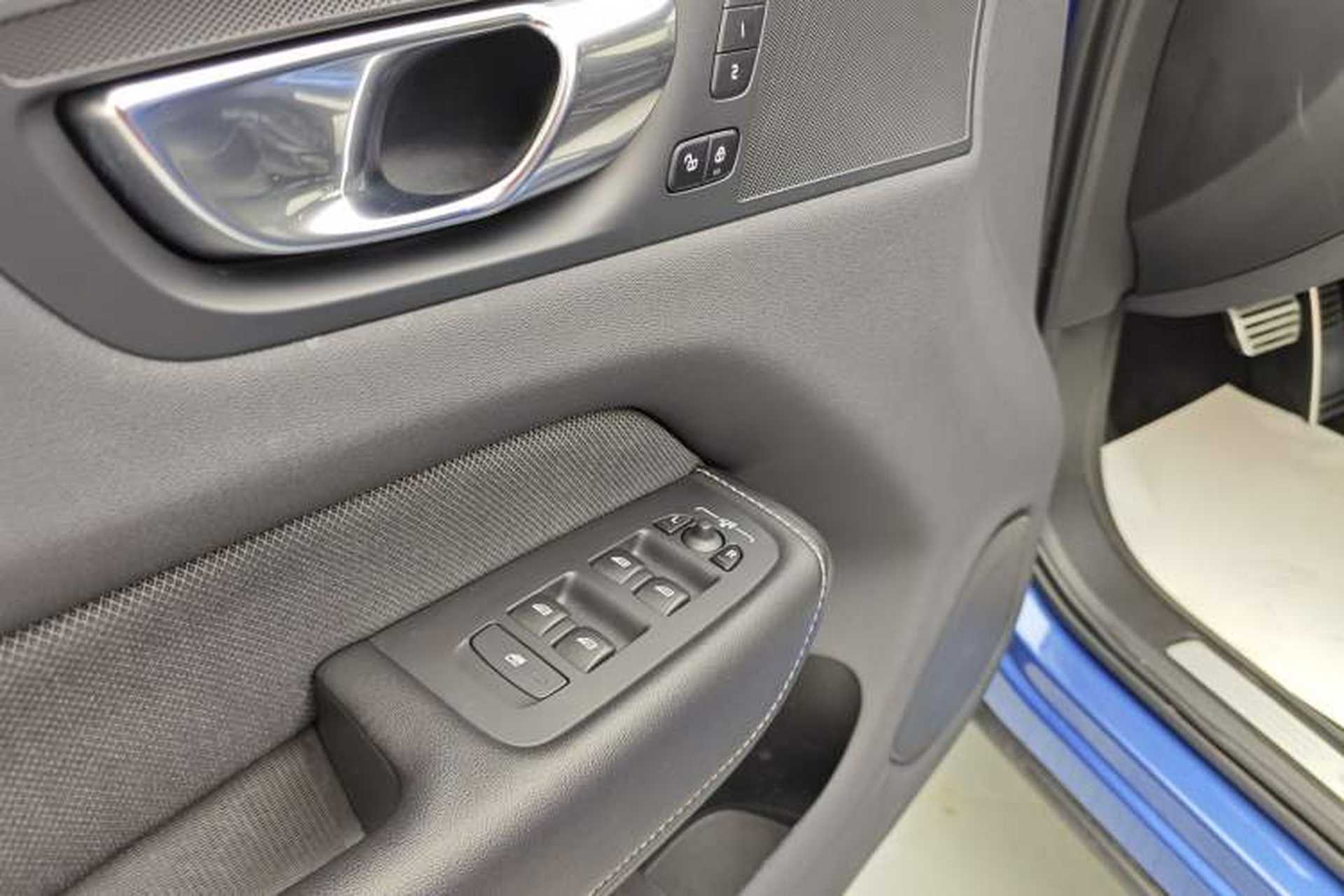 Used Volvo XC60 2021 T5 4x4 Smart & Advanced Sport Edition Interior 11