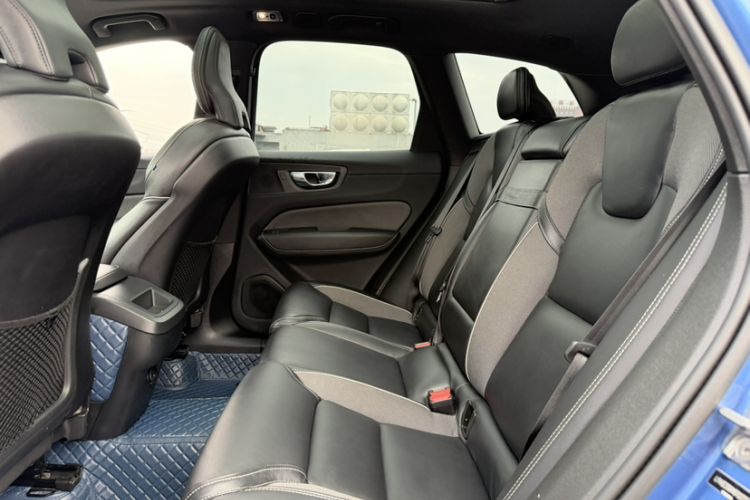 Used Volvo XC60 2021 T5 4x4 Smart & Advanced Sport Edition Interior 3