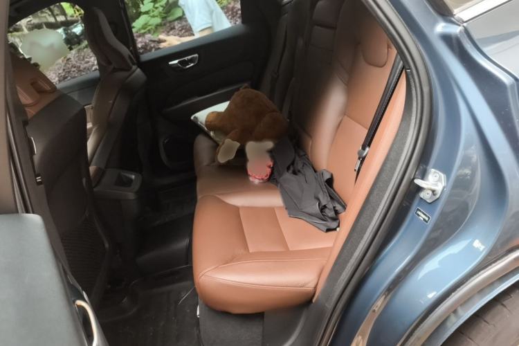 Used Volvo XC60 2021 T5 4x4 Smart Luxury Edition Interior 4