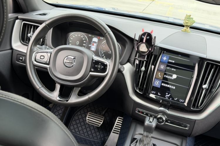 Used Volvo XC60 2021 T5 4x4 Smart & Advanced Sport Edition Interior 4