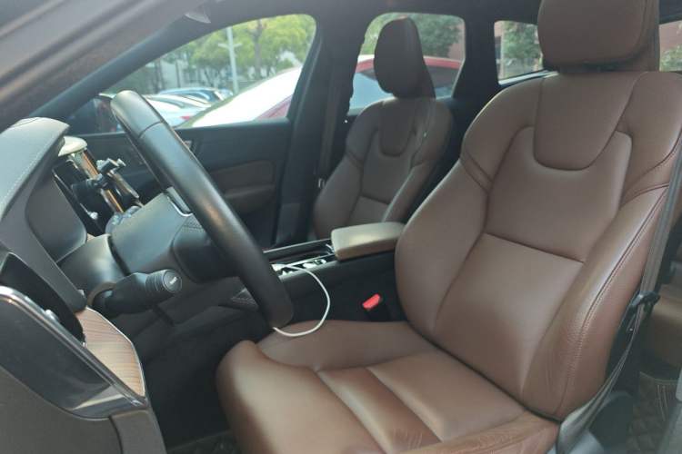 Used Volvo XC60 2021 T5 4x4 Smart Luxury Edition Left Front Seat
