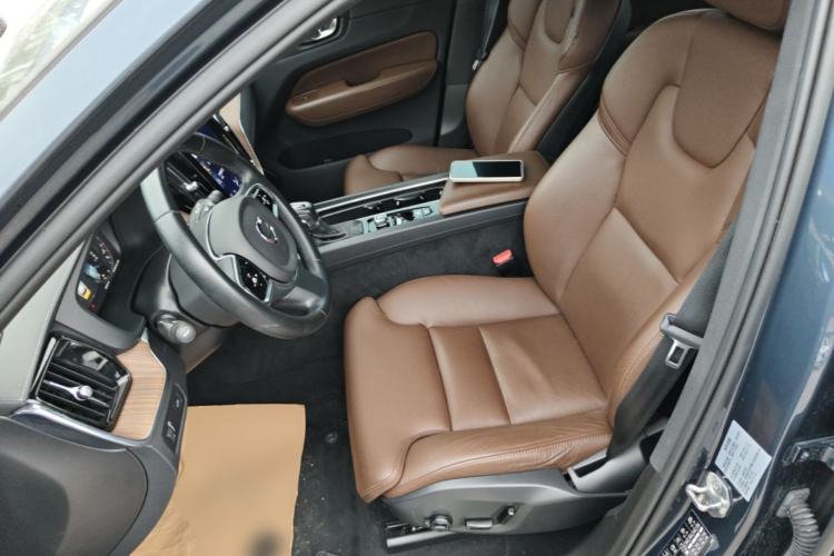 Used Volvo XC60 2021 T5 4x4 Smart Luxury Edition Left Front Seat